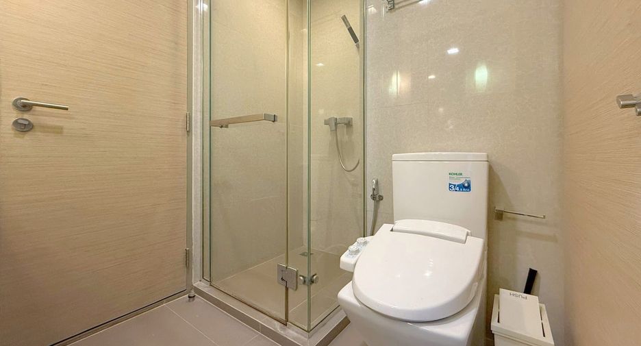 À vendre et à louer 3 chambres condo à Khlong Toei, Bangkok