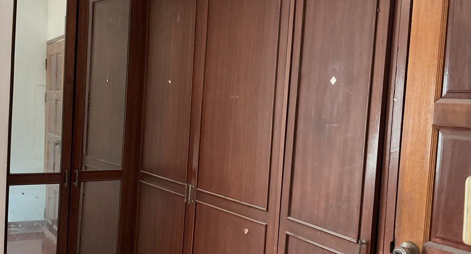 ขาย 4 ห้องนอน ทาวน์เฮ้าส์ ใน คันนายาว, กรุงเทพฯ