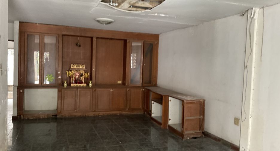 ขาย 4 ห้องนอน ทาวน์เฮ้าส์ ใน คันนายาว, กรุงเทพฯ