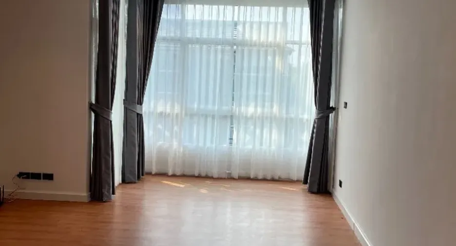 For rent 3 bedrooms townhouse in Prawet, Bangkok