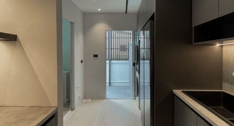 For rent 3 bedrooms townhouse in Prawet, Bangkok