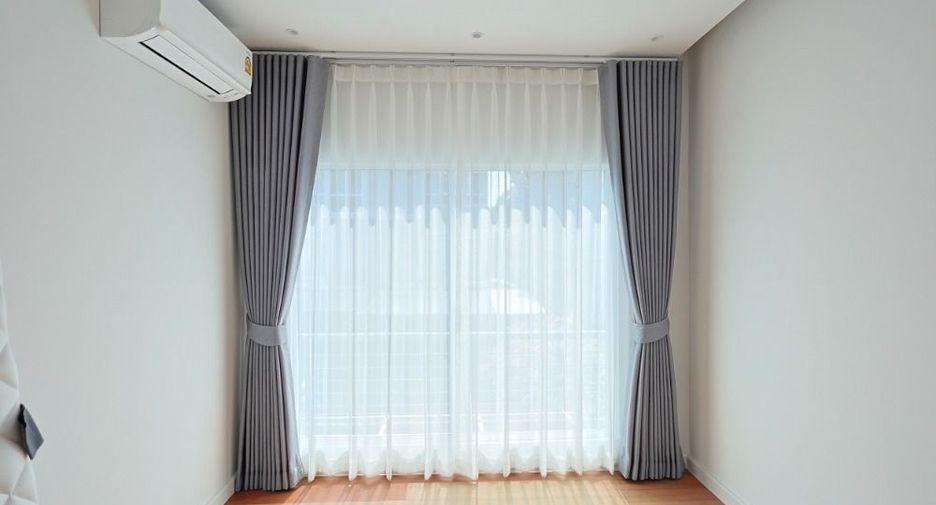 For rent 3 bedrooms townhouse in Prawet, Bangkok