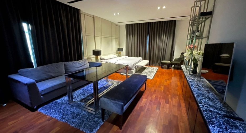 For rent 6 bedrooms house in Saphan Sung, Bangkok