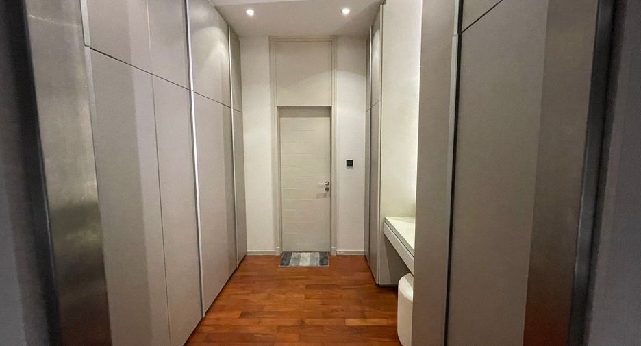 For rent 6 bedrooms house in Saphan Sung, Bangkok