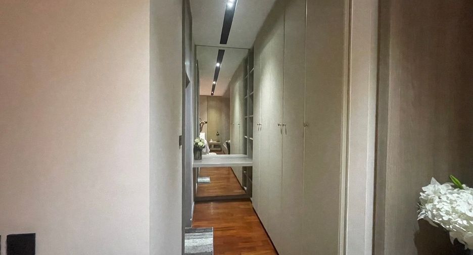 For rent 6 bedrooms house in Saphan Sung, Bangkok