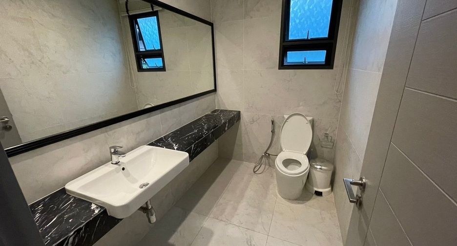 For rent 6 bedrooms house in Saphan Sung, Bangkok