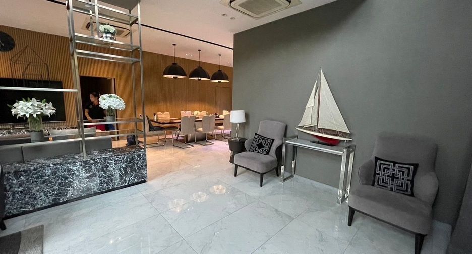 For rent 6 bedrooms house in Saphan Sung, Bangkok