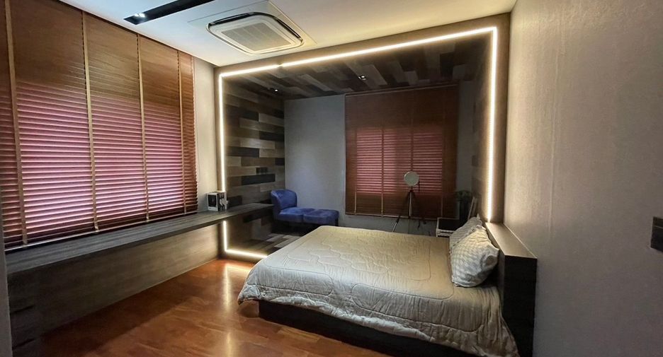 For rent 6 bedrooms house in Saphan Sung, Bangkok