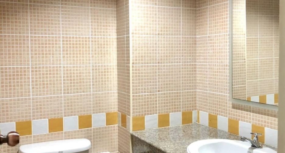 For rent 2 bedrooms condo in Yan Nawa, Bangkok