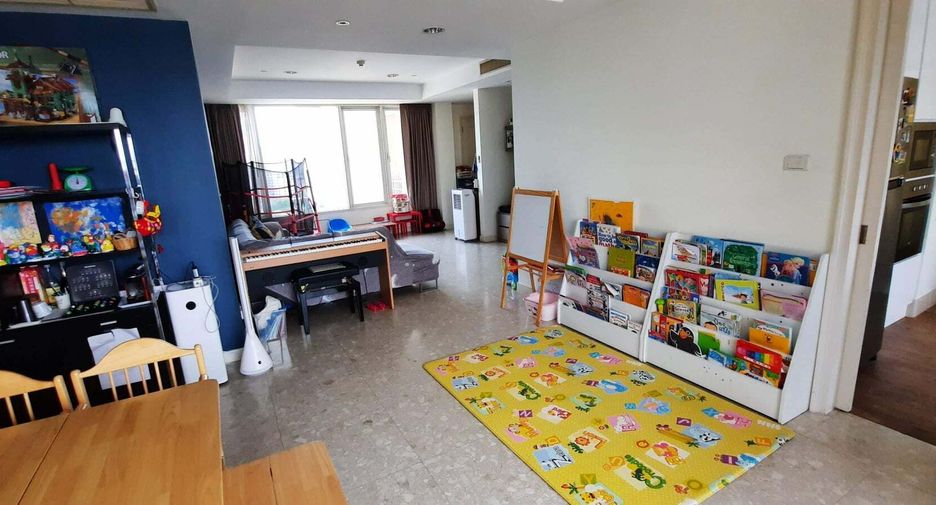 For rent 3 bedrooms condo in Watthana, Bangkok