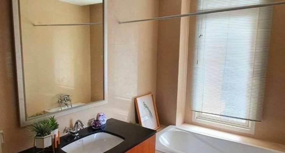 For rent 3 bedrooms condo in Watthana, Bangkok