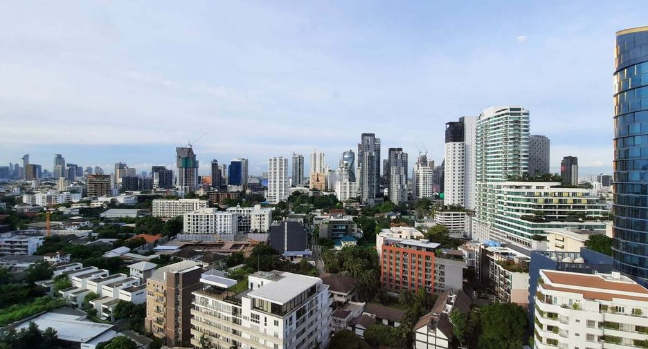 For rent 3 bedrooms condo in Watthana, Bangkok