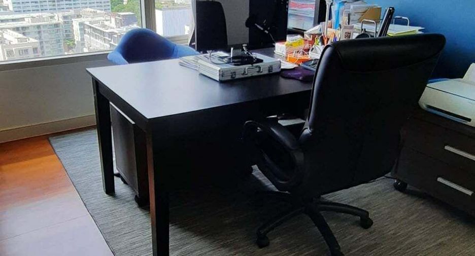 For rent 3 bedrooms condo in Watthana, Bangkok