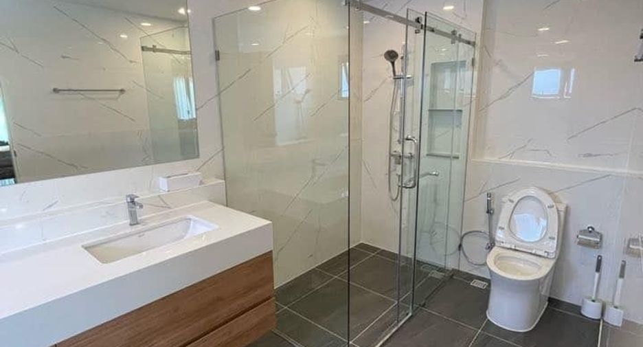 For rent 4 bedrooms house in Don Mueang, Bangkok