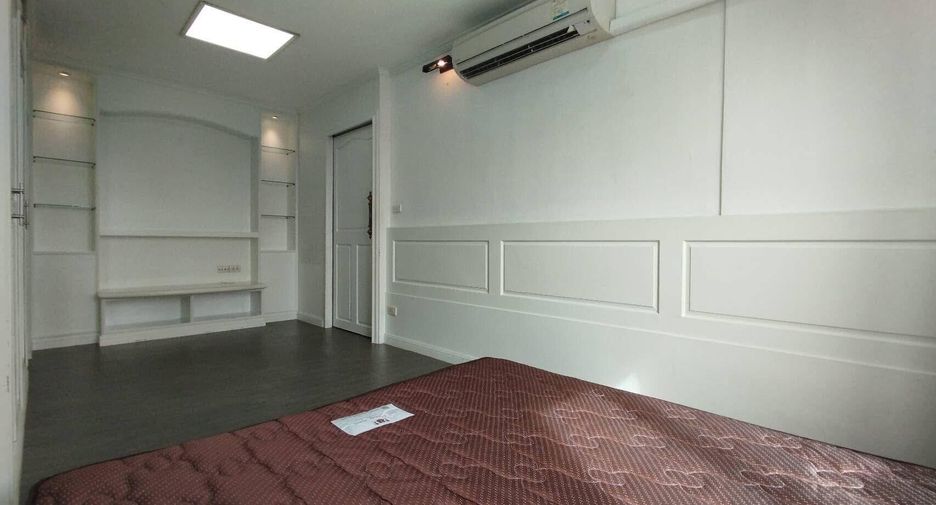 For sale 2 bedrooms condo in Bang Phlat, Bangkok