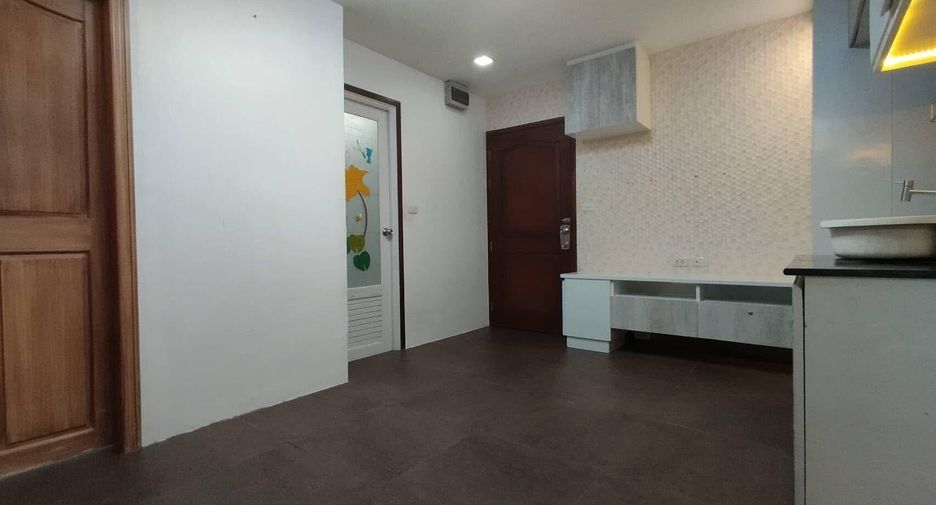 For sale 2 bedrooms condo in Bang Phlat, Bangkok