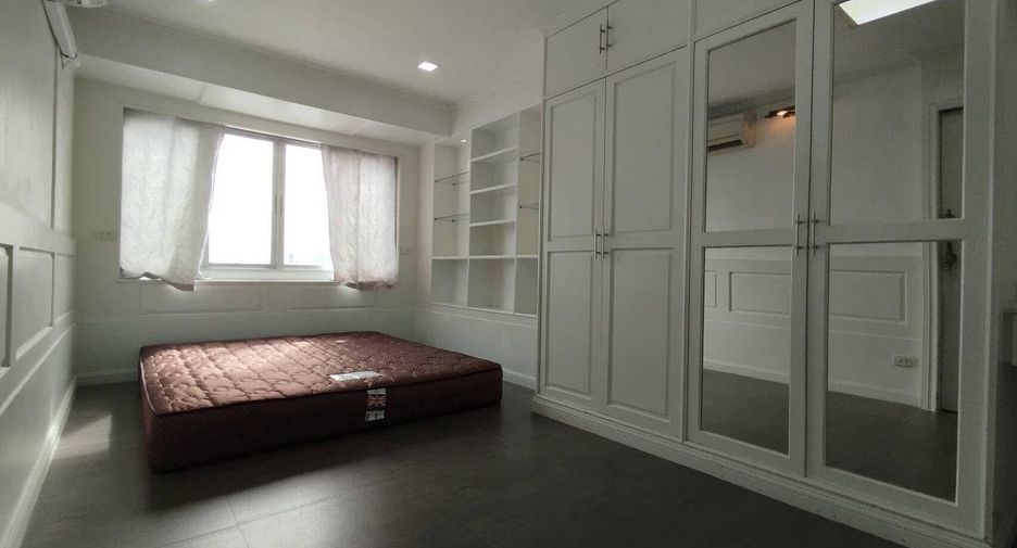 For sale 2 bedrooms condo in Bang Phlat, Bangkok