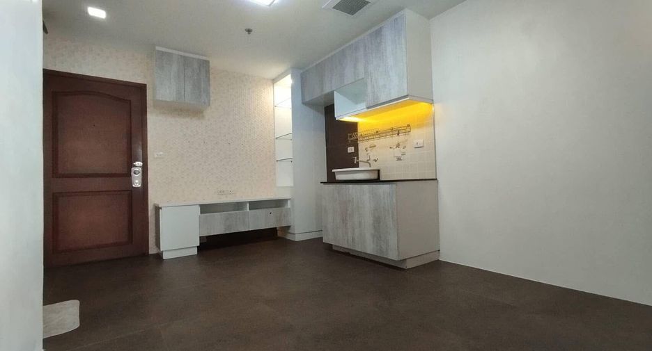 For sale 2 bedrooms condo in Bang Phlat, Bangkok