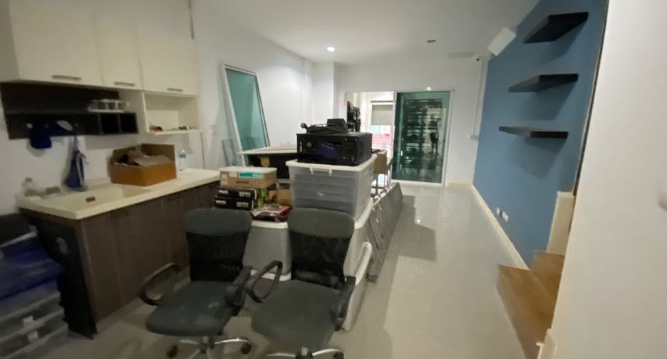 For sale 3 bedrooms townhouse in Thalang, Phuket