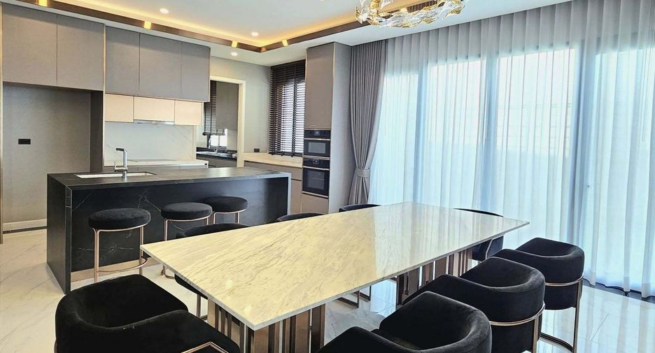 For rent 5 bedrooms house in Saphan Sung, Bangkok