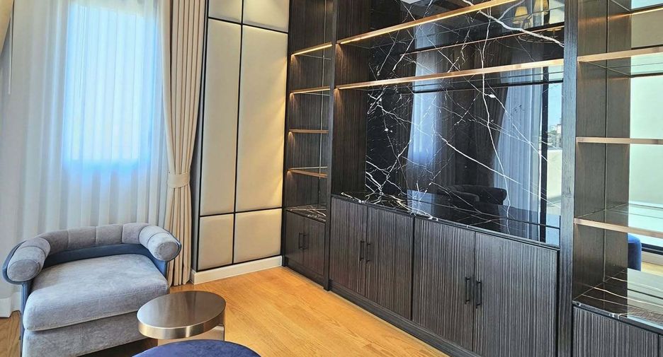 For rent 5 bedrooms house in Saphan Sung, Bangkok