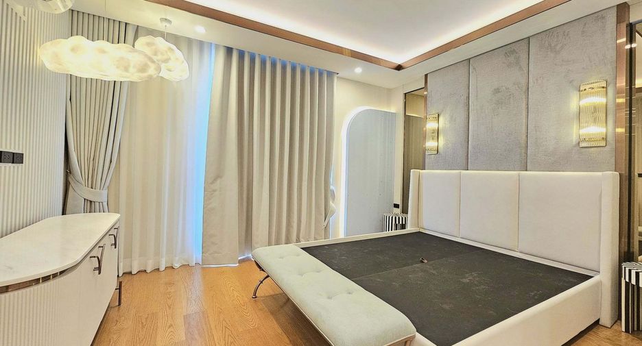 For rent 5 bedrooms house in Saphan Sung, Bangkok