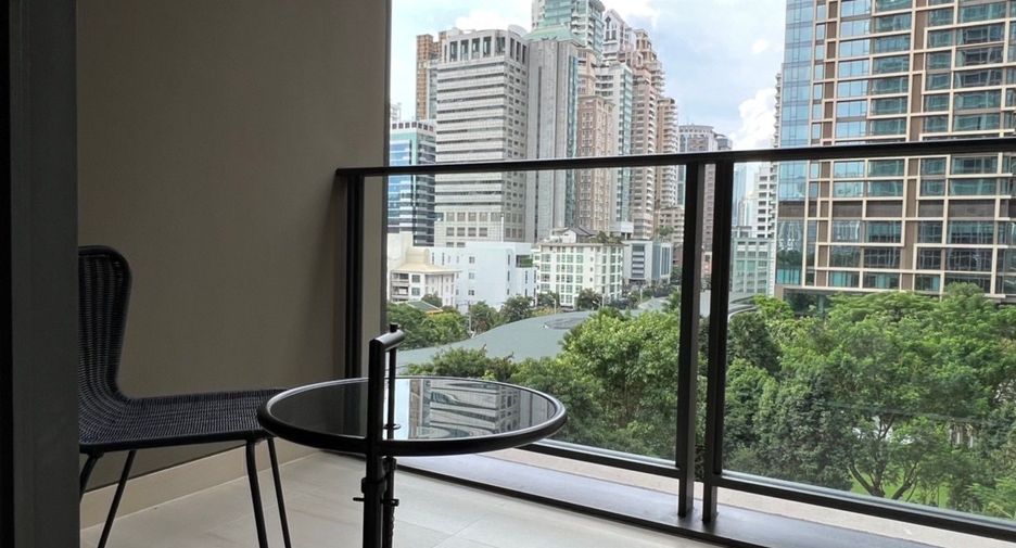 For rent 2 bedrooms condo in Pathum Wan, Bangkok