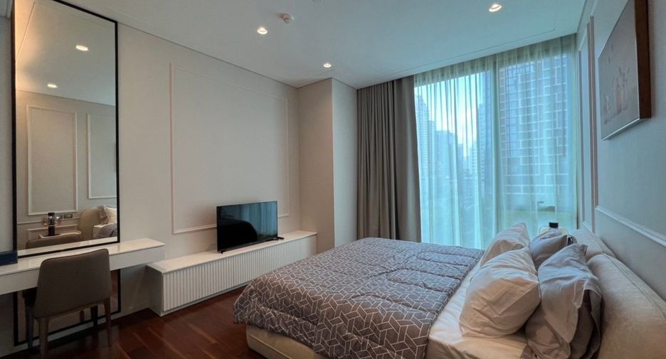 For rent 2 bedrooms condo in Pathum Wan, Bangkok
