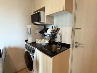 For rent 2 bedrooms condo in Huai Khwang, Bangkok