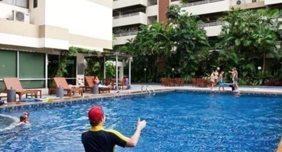 Condo en alquiler de 3 habitaciones en Watthana, Bangkok