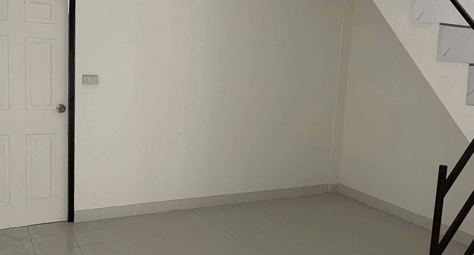 Local comercial en alquiler de 3 habitaciones en Mueang Samut Prakan, Samut Prakan