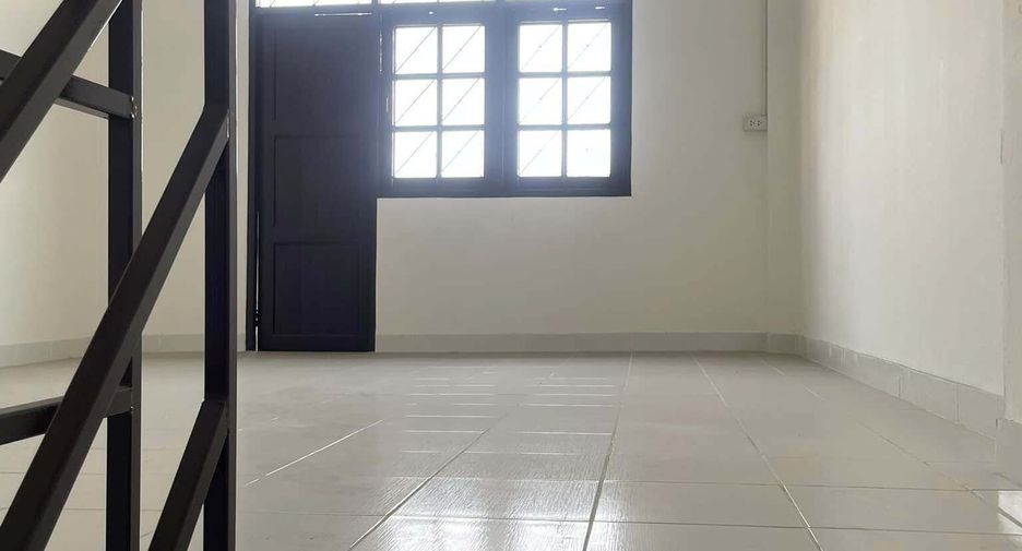 Local comercial en alquiler de 3 habitaciones en Mueang Samut Prakan, Samut Prakan