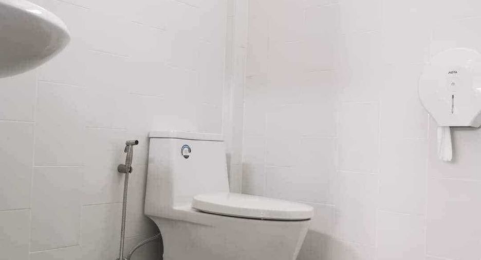 For rent 3 bedrooms townhouse in Phra Khanong, Bangkok