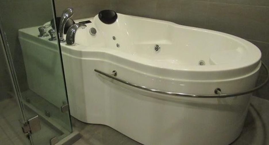 For sale 2 bedrooms condo in Watthana, Bangkok