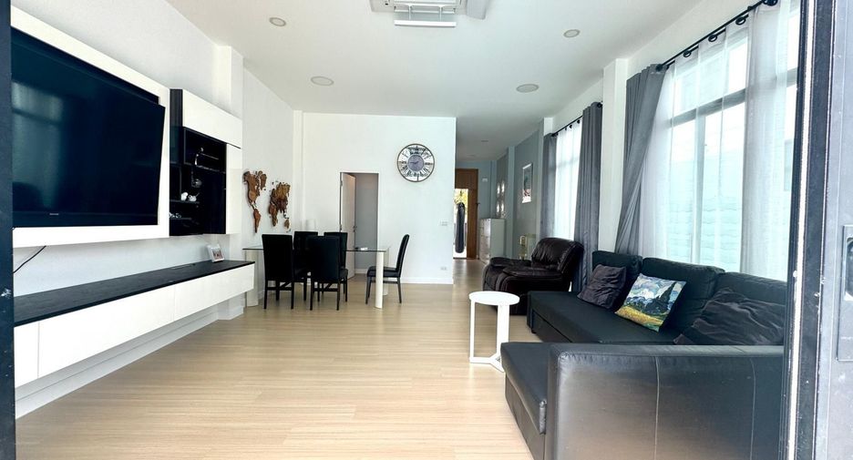 For sale 4 bedrooms villa in Mueang Phuket, Phuket