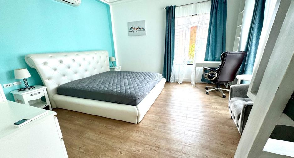 For sale 4 bedrooms villa in Mueang Phuket, Phuket