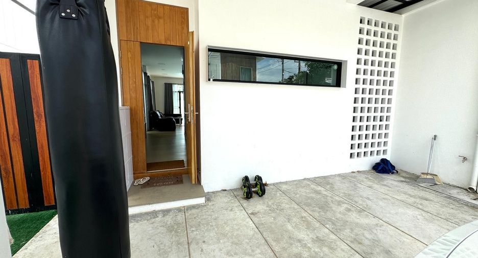 For sale 4 bedrooms villa in Mueang Phuket, Phuket