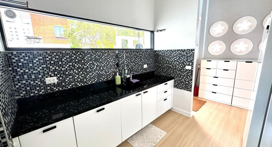 For sale 4 bedrooms villa in Mueang Phuket, Phuket