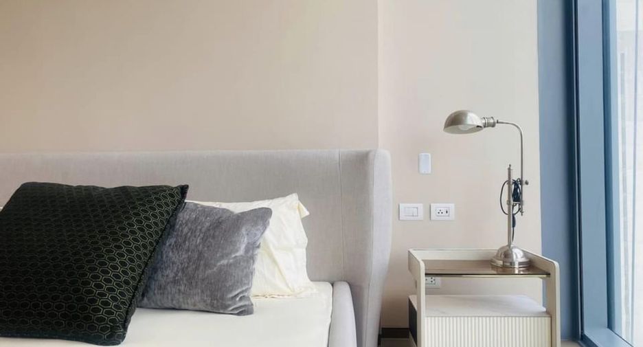 For rent 1 bed condo in Pathum Wan, Bangkok