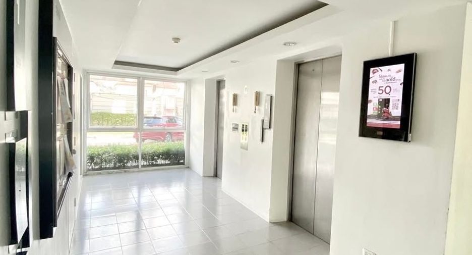 For sale studio condo in Bang Kapi, Bangkok
