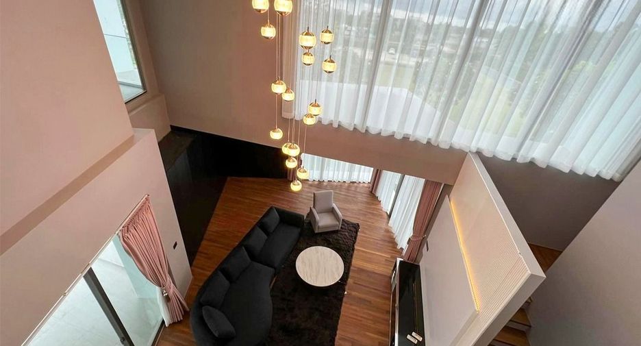 For sale 4 bedrooms house in Saphan Sung, Bangkok