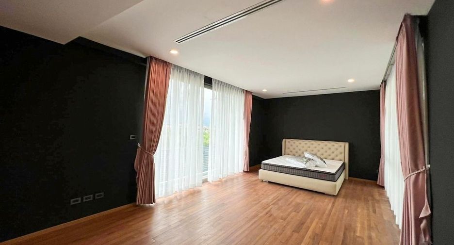 For sale 4 bedrooms house in Saphan Sung, Bangkok