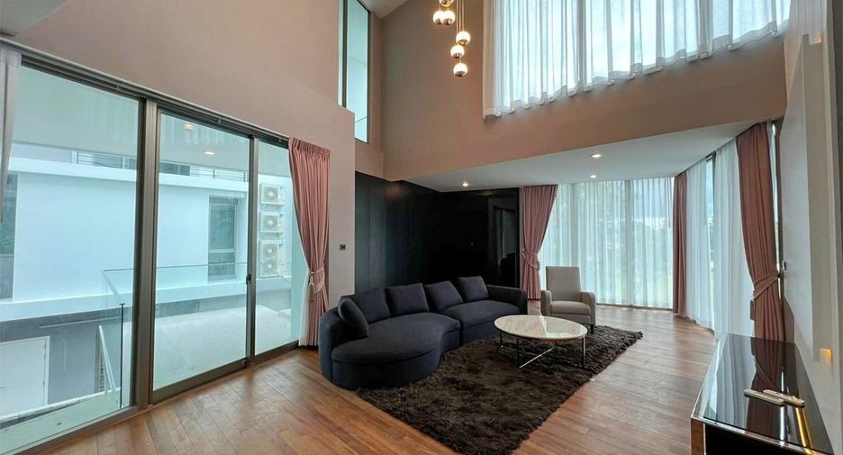 For sale 4 bedrooms house in Saphan Sung, Bangkok
