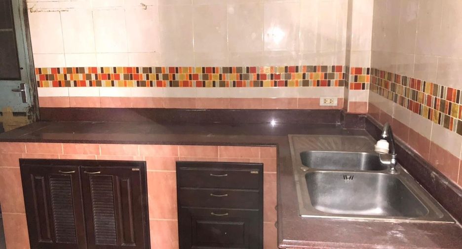 For sale 6 bedrooms house in Nong Khaem, Bangkok