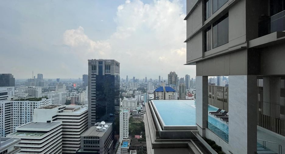 For rent 2 bedrooms condo in Watthana, Bangkok