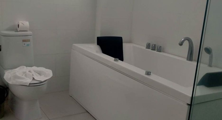 For rent 2 bedrooms condo in Mueang Phuket, Phuket