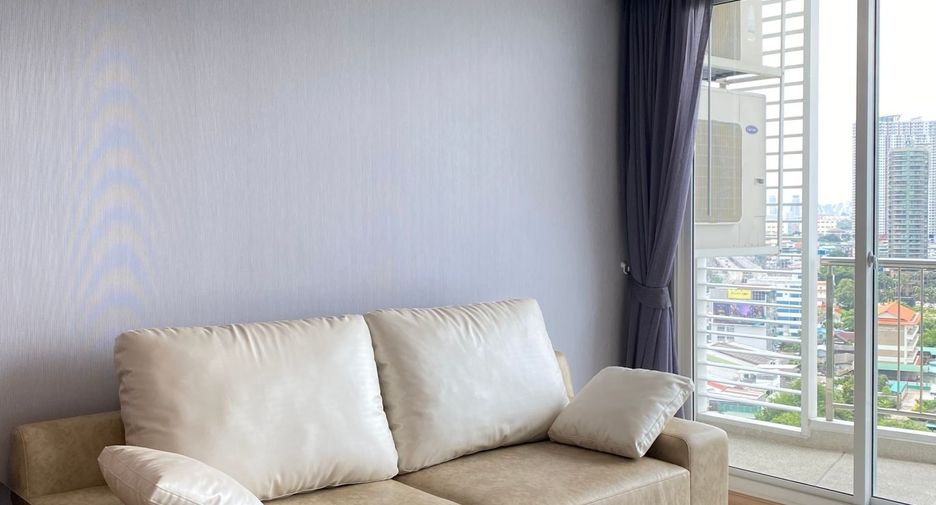 For rent 2 bedrooms condo in Yan Nawa, Bangkok