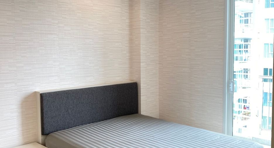 For rent 2 bedrooms condo in Yan Nawa, Bangkok