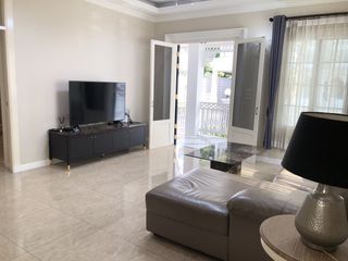 Casa en alquiler de 4 habitaciones en Bang Na, Bangkok