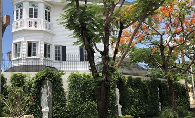 Casa en alquiler de 4 habitaciones en Bang Na, Bangkok